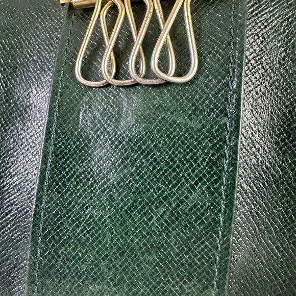 Louis Vuitton Green Taiga Leather 4 Key Case Holder - Picture 9 of 16